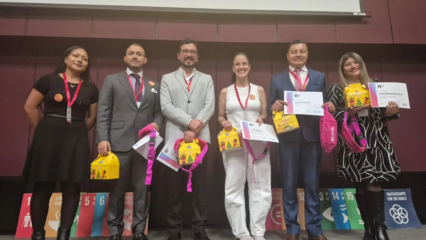 Reconocimiento institucional a líderes
